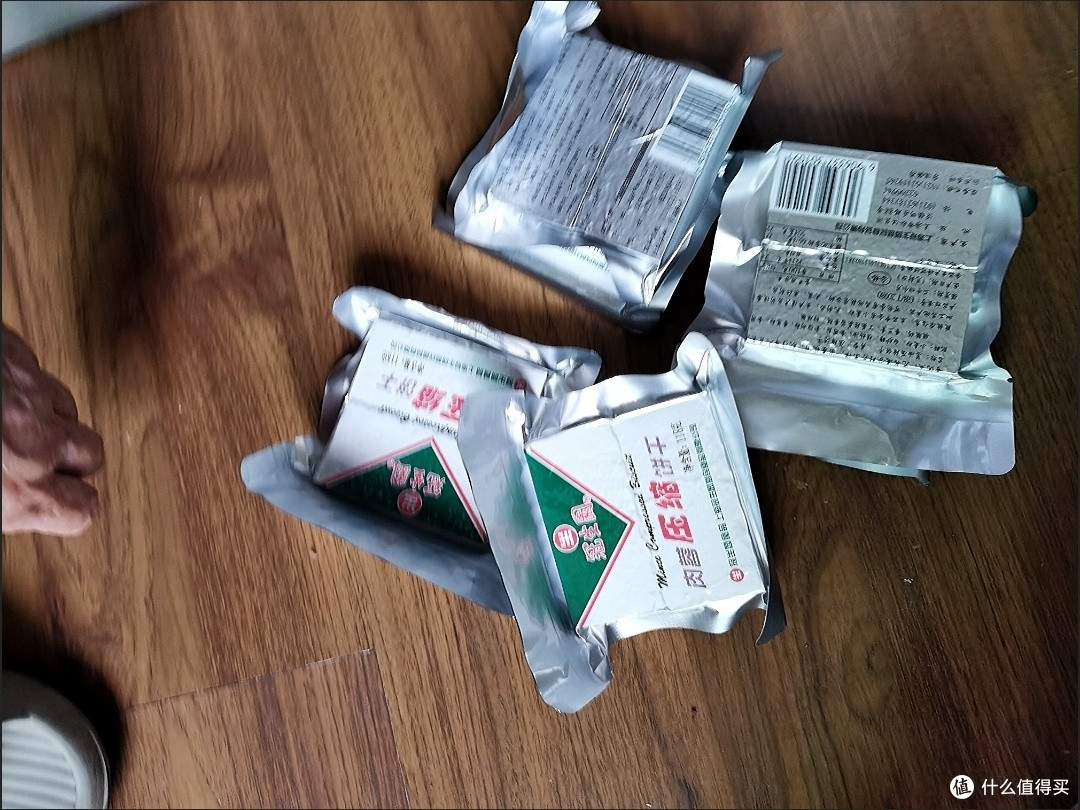 美味在口袋里：冠生园压缩饼干，为旅行增添一份方便和享受！
