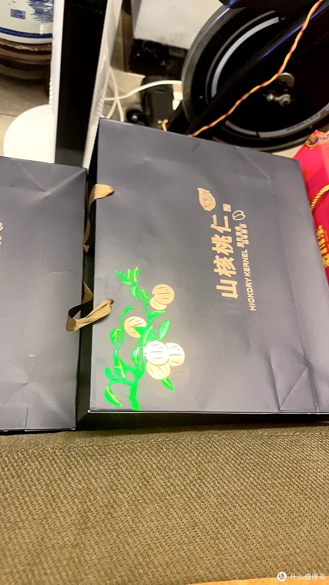 美味相伴，中秋送礼选皇冠丹麦曲奇饼干，香甜祝福溢满中秋团圆宴
