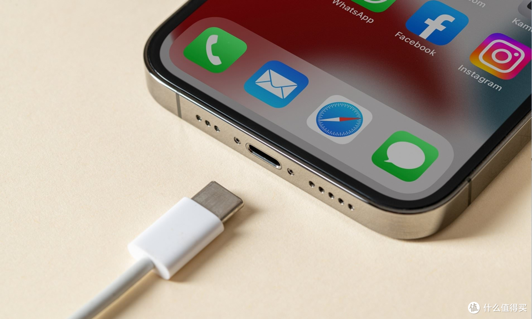 iPhone 15 Pro Max 换了 USB-C 带来了什么变化？