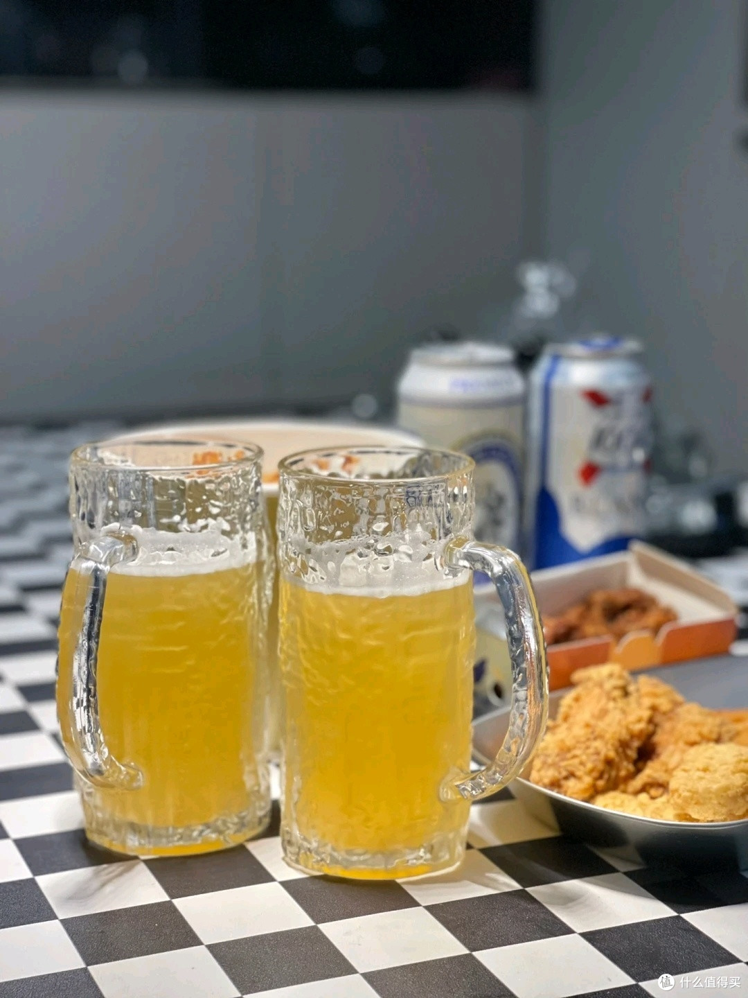 男人的解压放松很简单,啤酒炸鸡看球赛