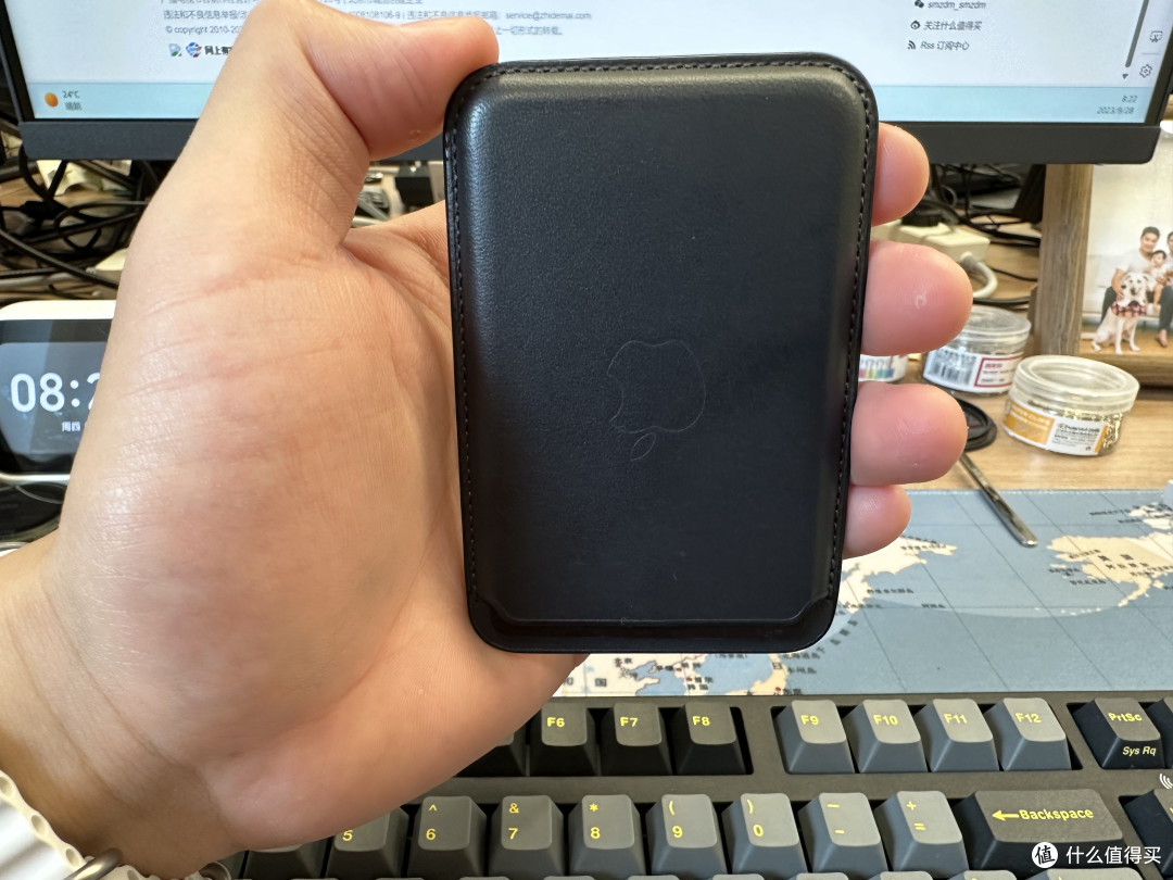 iPhone原装磁吸卡包使用体验