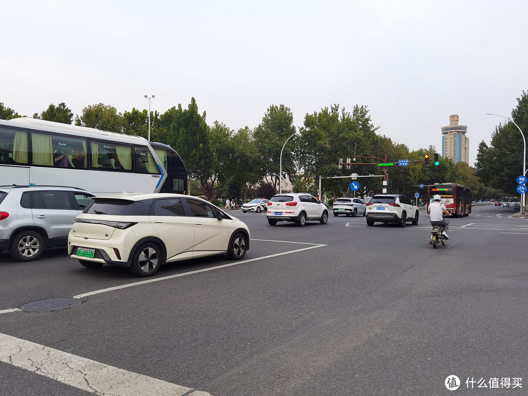 看完赛道时间还早，去著名的八大局打个卡