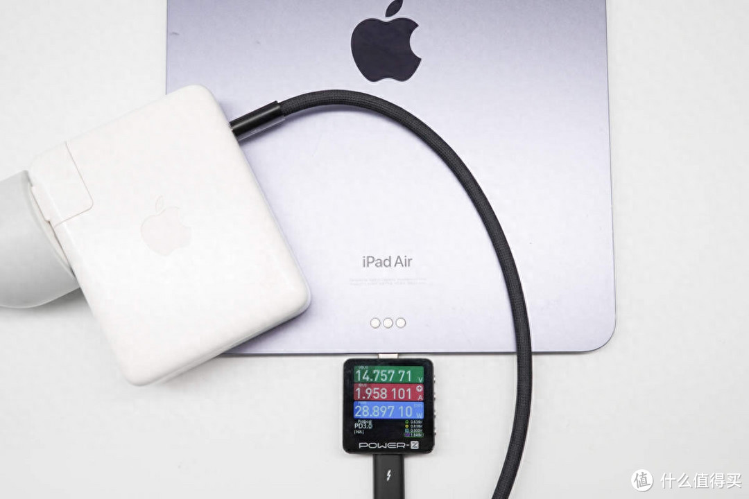 苹果雷雳4Pro 连接线 1m 评测：集快充、数据传输、视频传输于一身