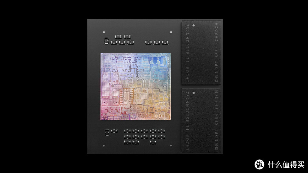 彩色的为M1处理器，才有5纳米芯片，右侧两个芯片为内存芯片，才有CPU和内存一体化