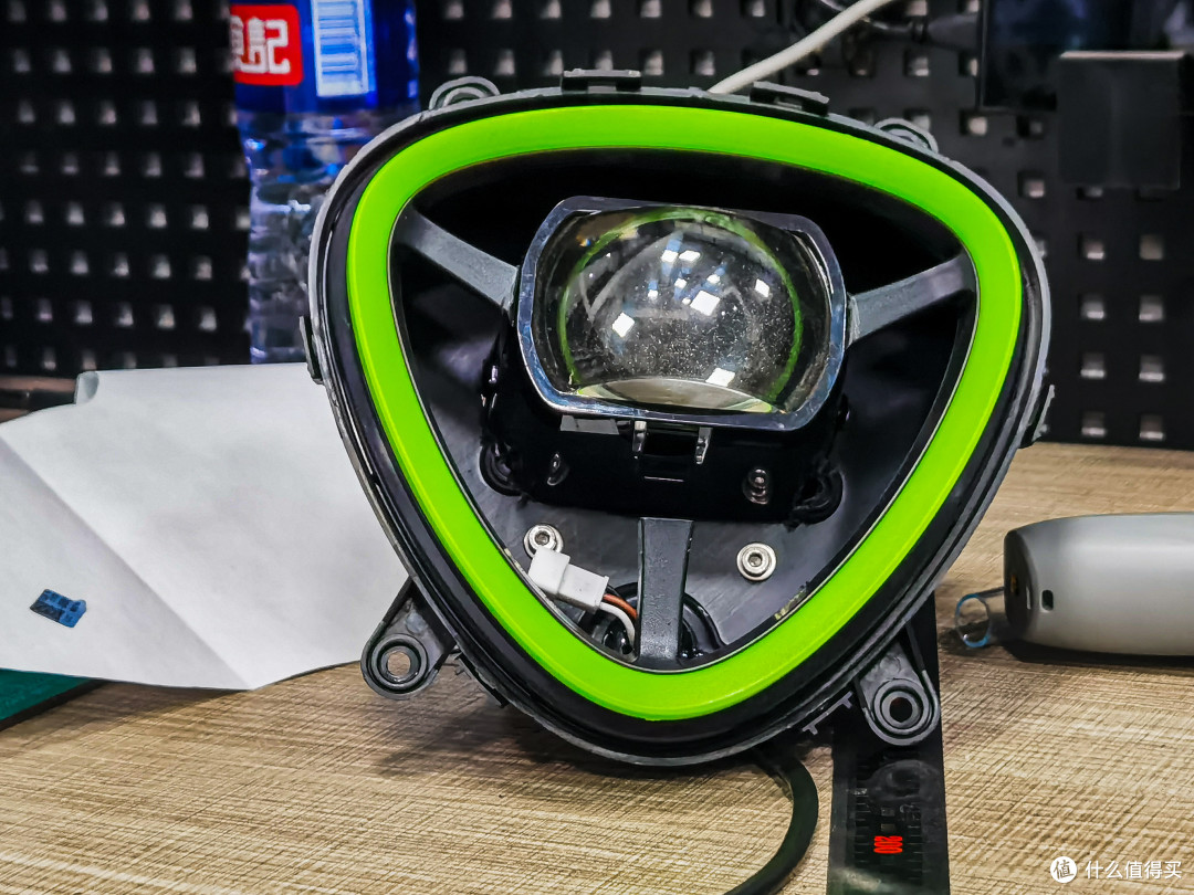 雅迪dm6 篇一:爆改大众原厂双光透镜大灯,雅迪变奥迪_电动车配件_什么