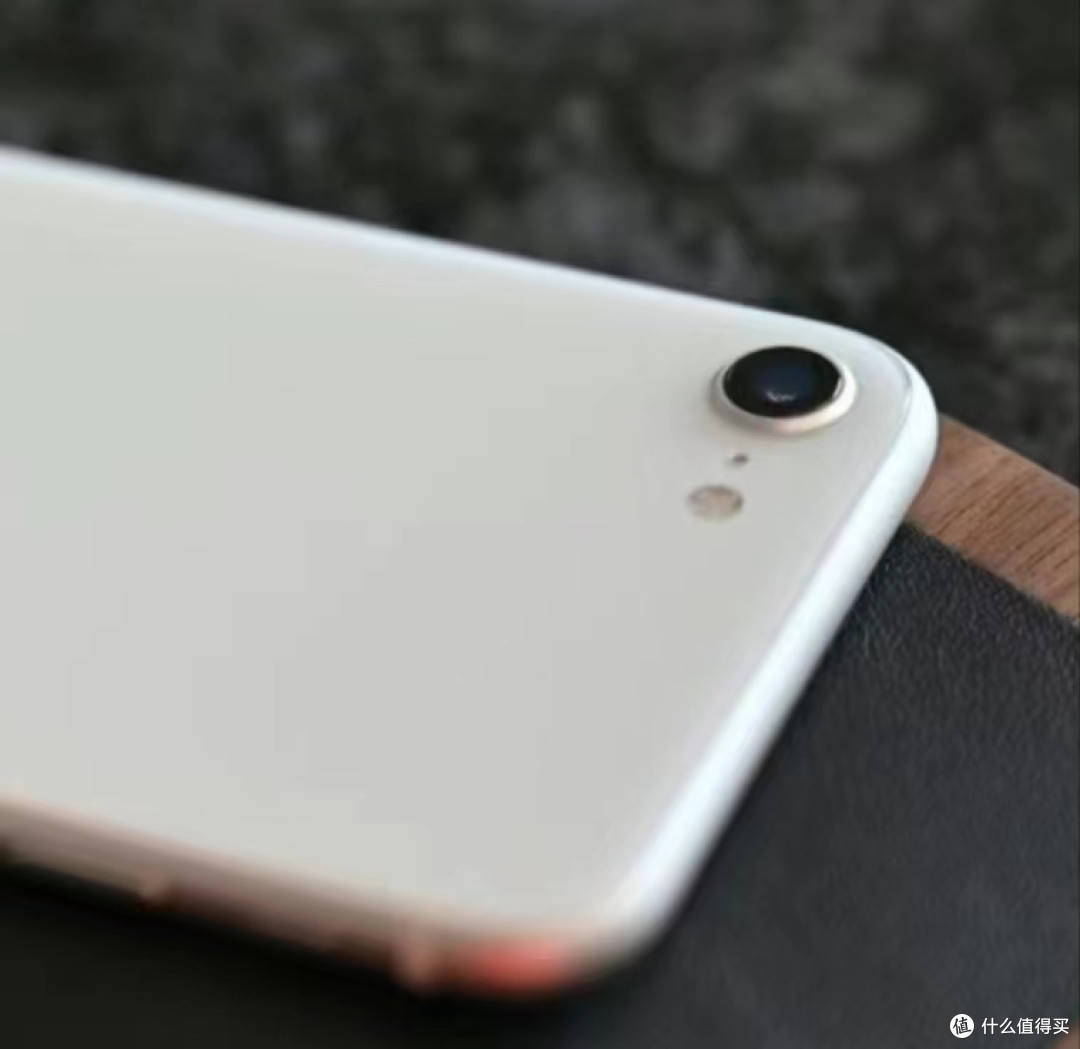 iPhone SE 4设计曝光，或改用C口