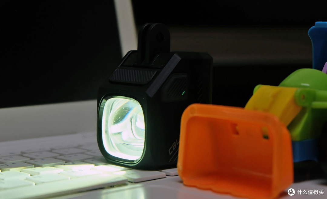 截止线吊装车灯,夜间骑行更友好,迈极炫CBL1600体验