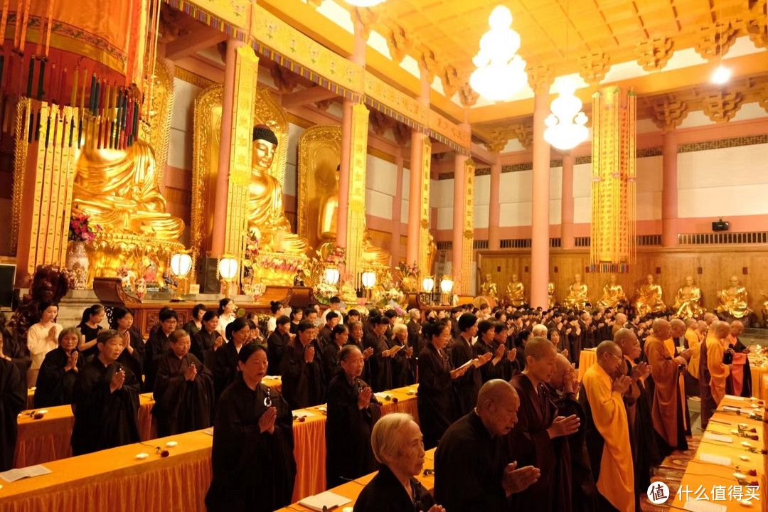 武夷山天心禅寺举行盛大仲秋法会。祝大家双节快乐，平安吉祥！