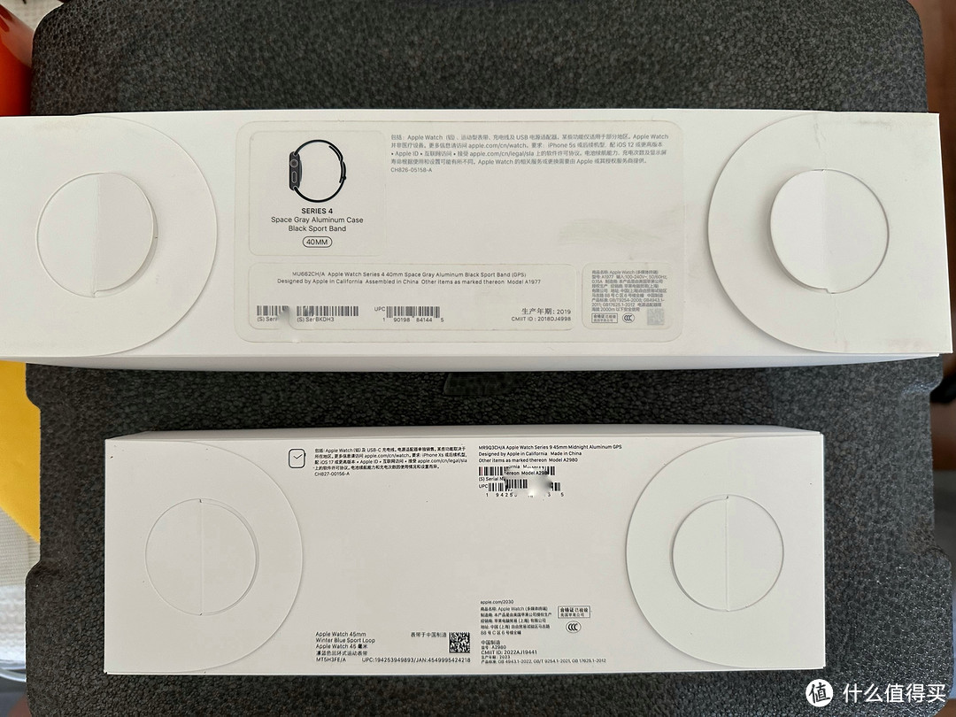 上面是s4的盒子盒子轻薄苹果的包装设计很棒表带和手表分装,我买的是