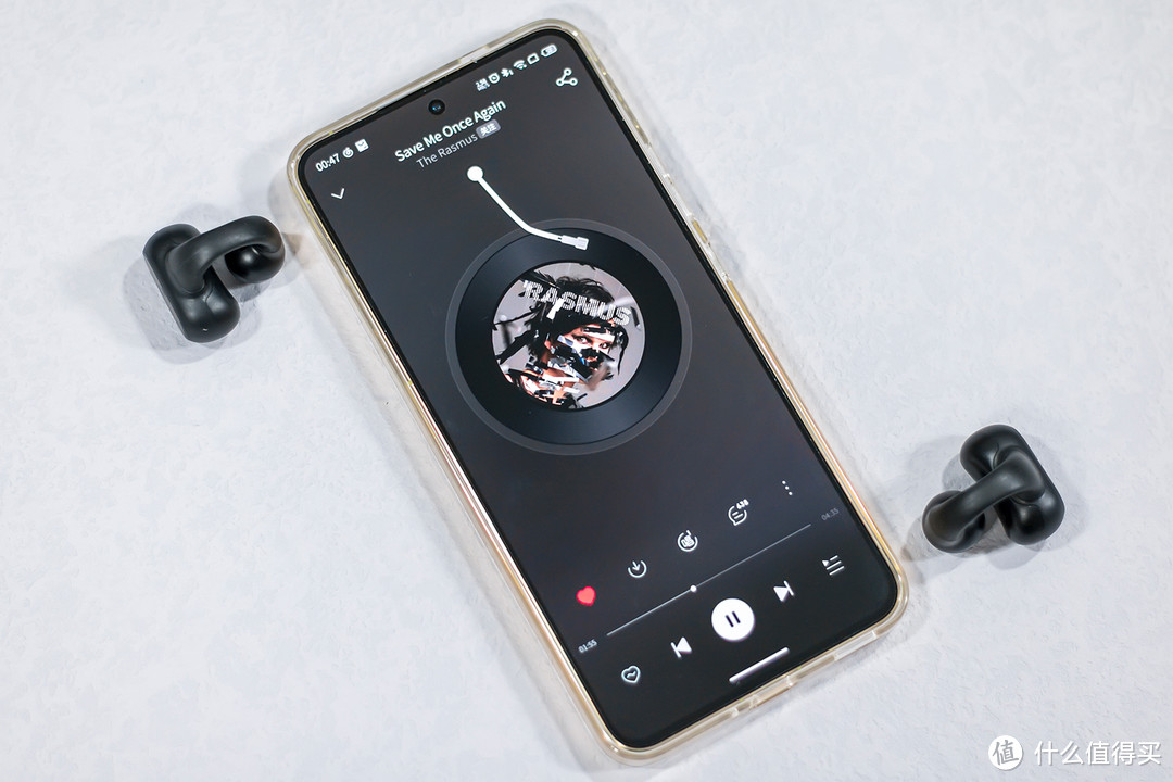 夹耳式造型佩戴稳固，连接稳定延迟低，塞那Z51AI Max蓝牙耳机评测