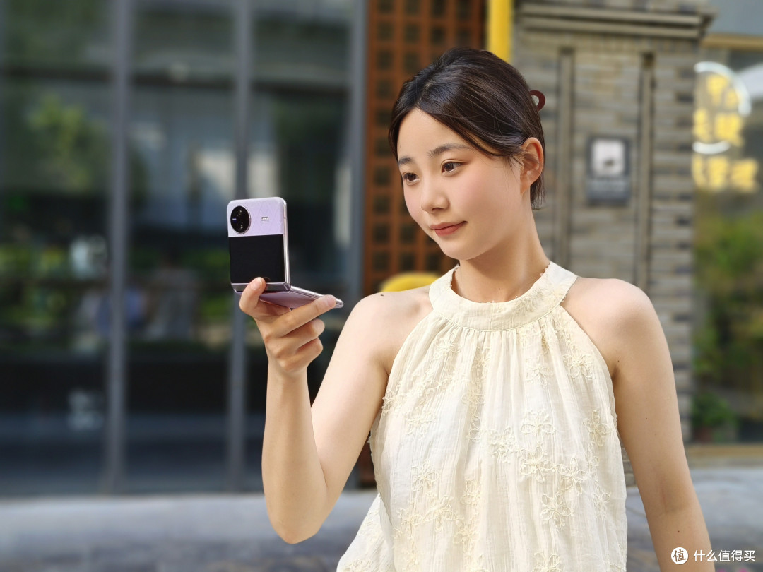 vivo X Flip:  时隔近半年，是否仍为小折叠屏旗舰的优选？