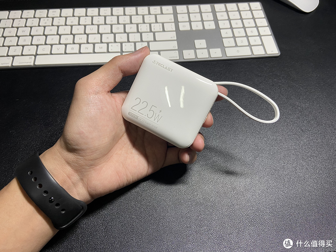 小巧又便携,轻盈又好看的台电M10 PRO充电宝