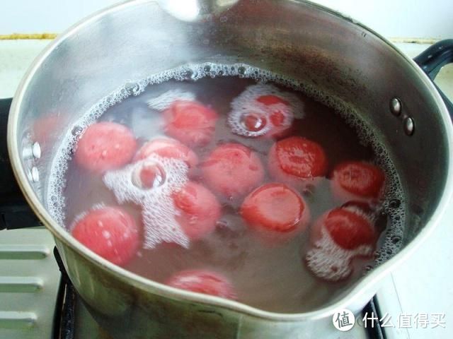 煮汤圆用冷水还是热水？好方法看一看，别煮成一锅粥了！