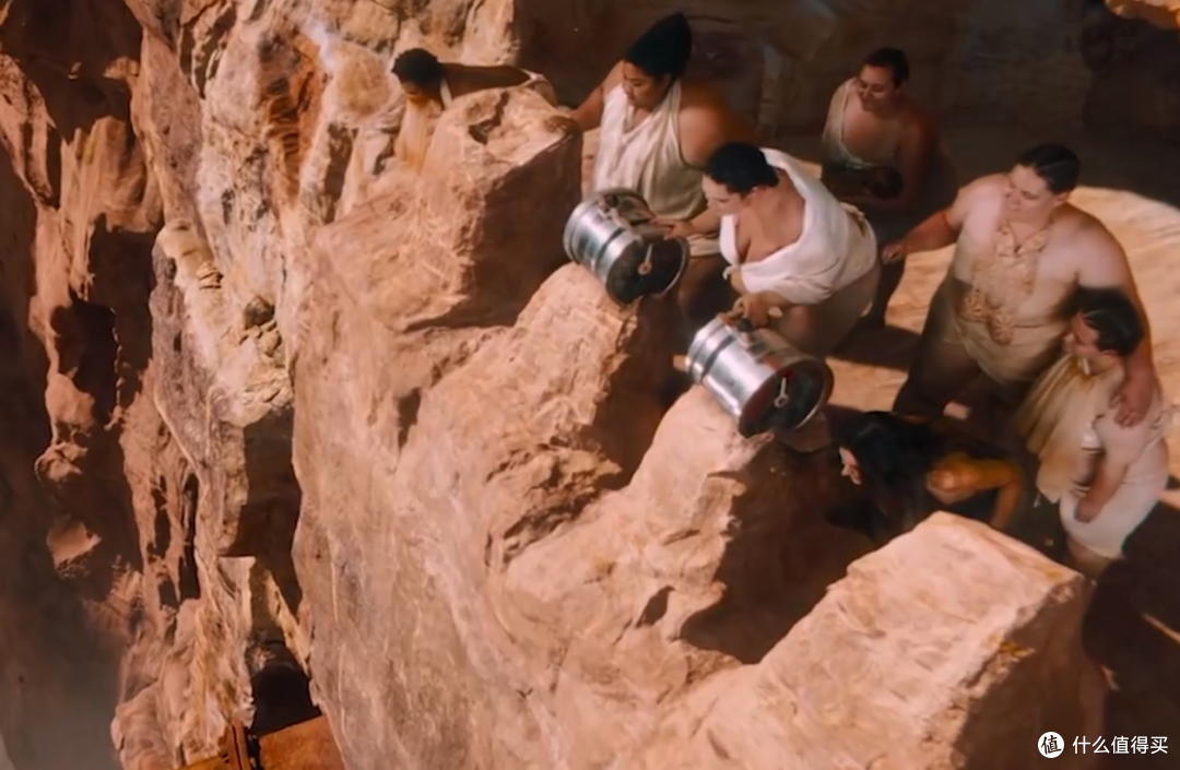 最极致的废土美学作品，疯狂的麦克斯4你看过吗？——重点谈谈朋克风在电影美学中的应用
