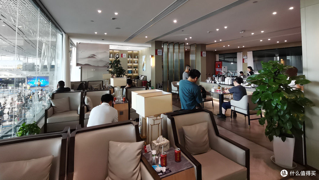麻雀虽小,一如既往在线--打卡长沙南航休息室