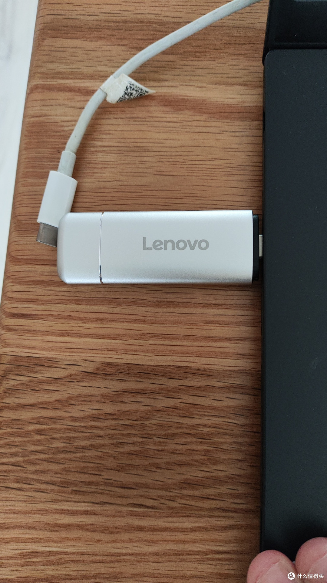 小巧轻便,联想 128GB 固态移动硬盘轻松携带!