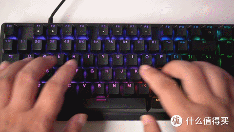 功能齐全,手感与静音兼具 - 海盗船K70 CORE RGB机械键盘