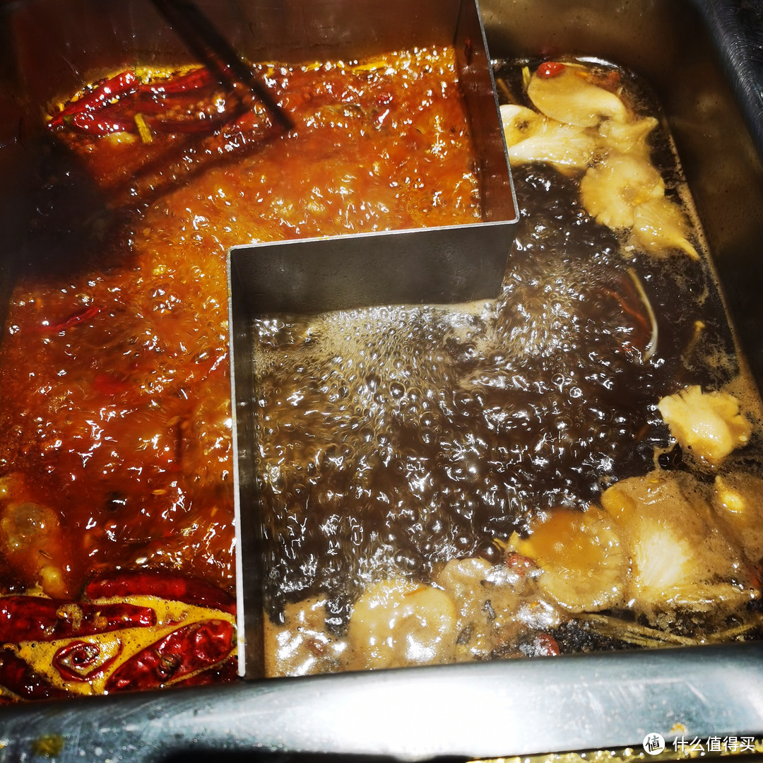 火凤祥，原来去过多次的火锅店，是明星郑凯创建的品牌。