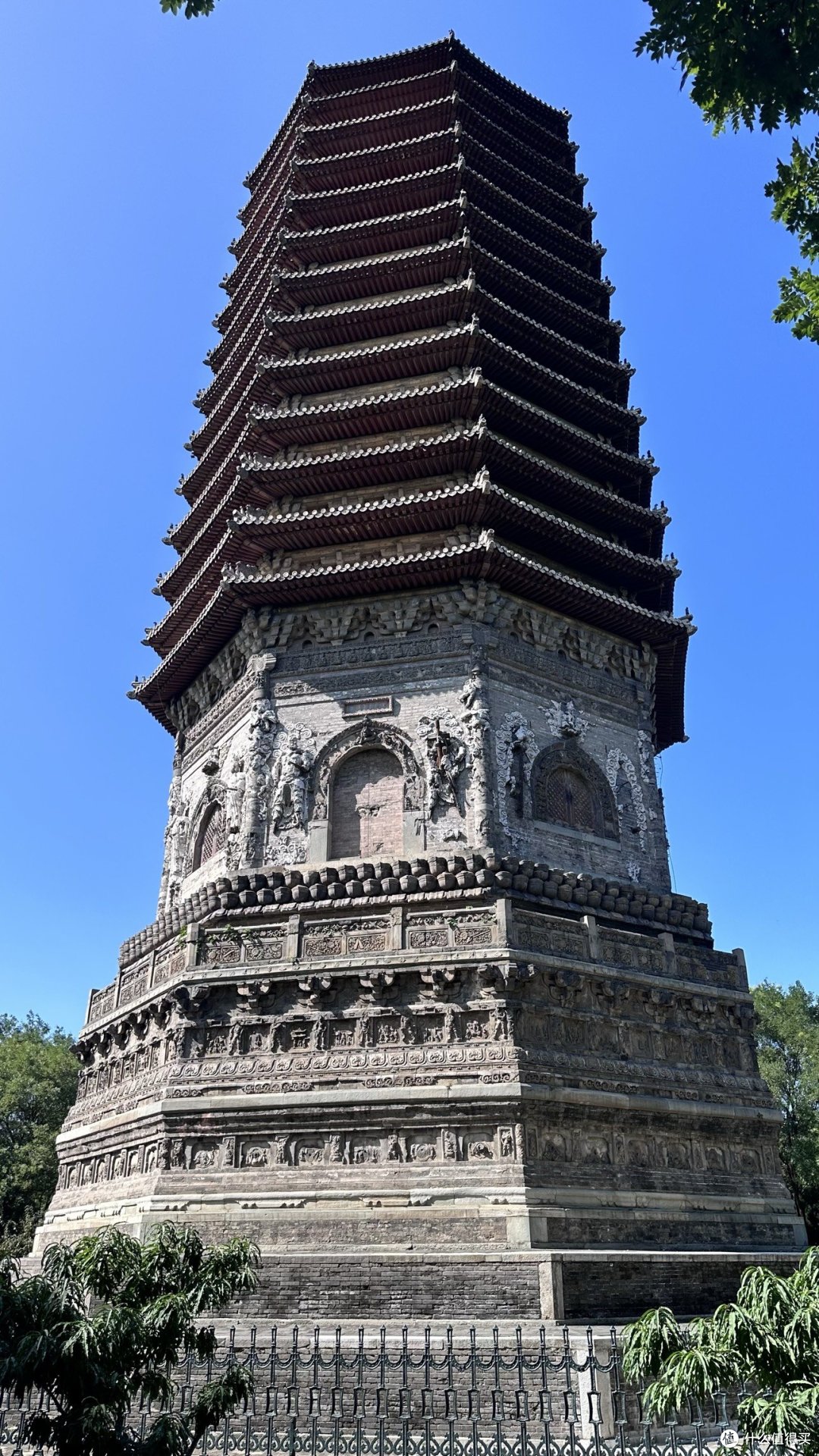 从“玲珑塔”到“探清水河”,现实中的塔和河。