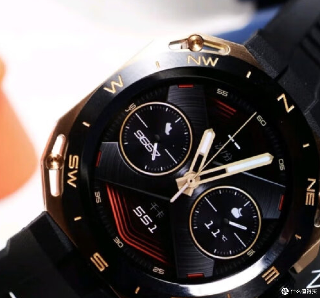 戴上华为 HUAWEI WATCH GT Cyber,让 AI 智能陪伴你的每一天!