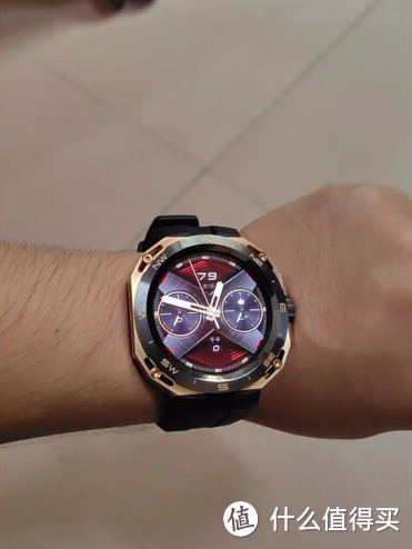 戴上华为 HUAWEI WATCH GT Cyber,让 AI 智能陪伴你的每一天!