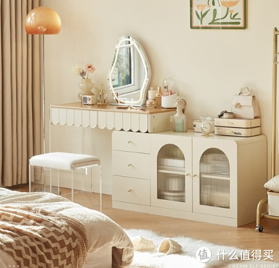 打造精致舒适的卧室梳妆空间 林氏家居奶油风家具带来收纳与美观融合