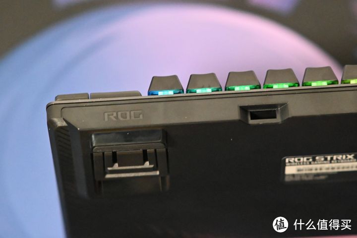 千元内适合游戏的顶级98配列机械键盘，ROG 游侠2测评体验