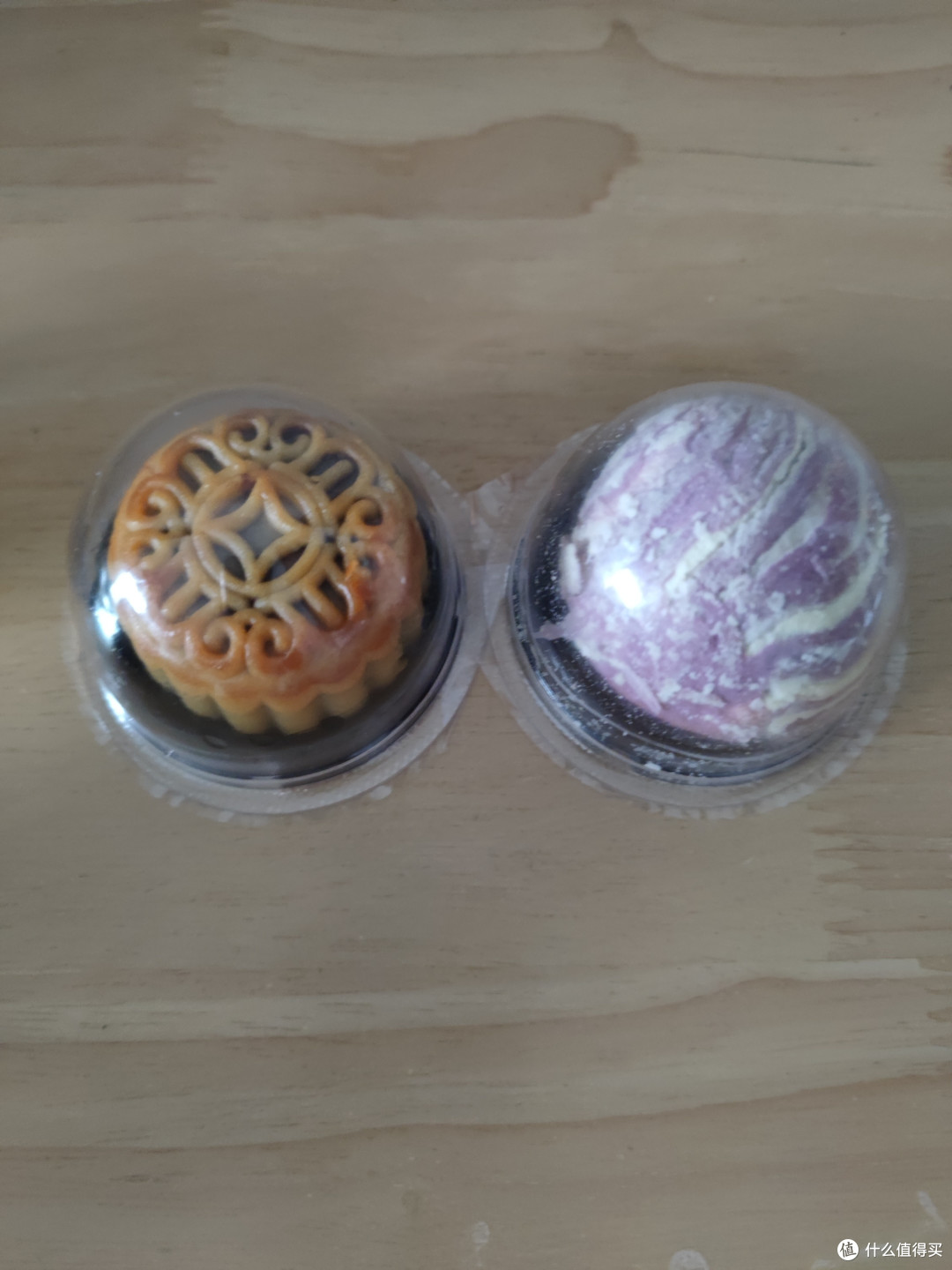 过中秋吃月饼，一家人吃的月饼分享