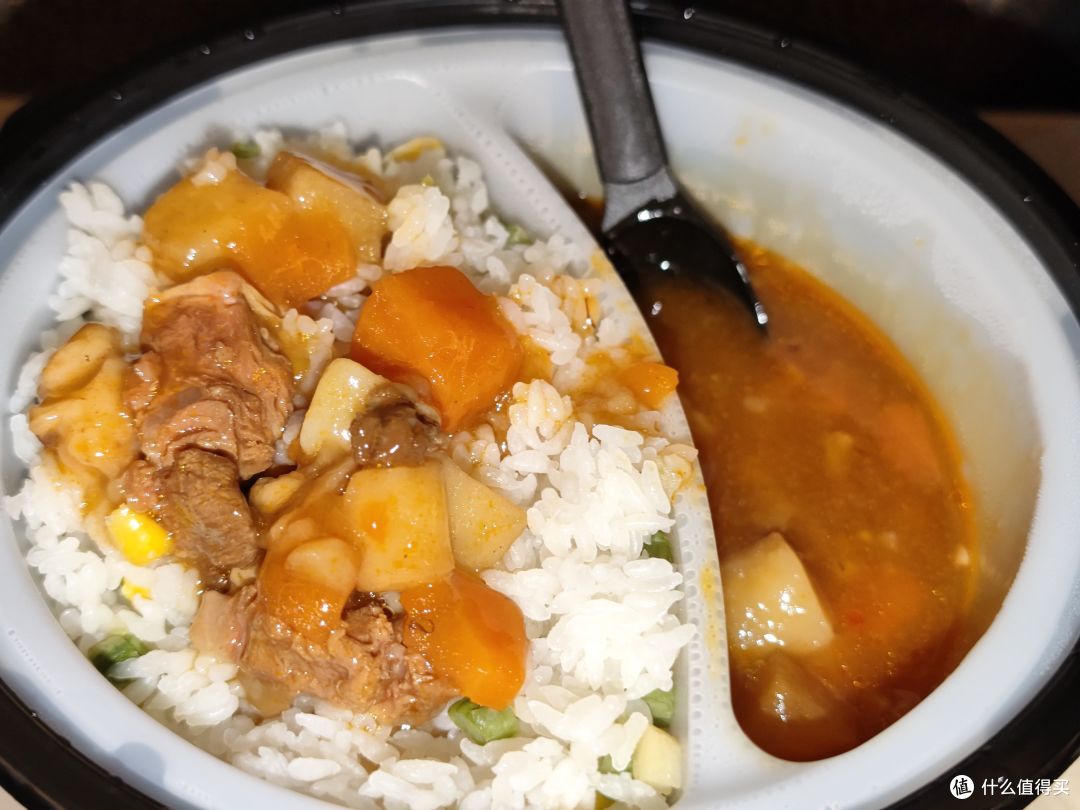 盒饭太贵?在高铁上评测几款自热米饭