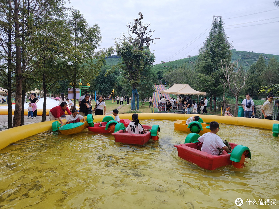 湖州霞幕湖景区：打卡网红湖泊，畅享孩子们一起酣畅淋漓的玩耍。