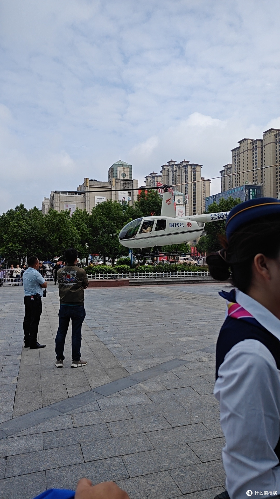 国庆宅家，直升机巡城了解下？