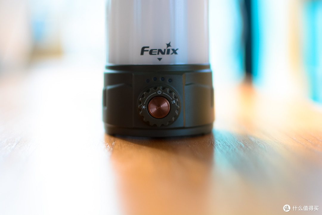 首次入手露营灯是什么体验？手机大小功能却非常强大，Fenix露营灯评测