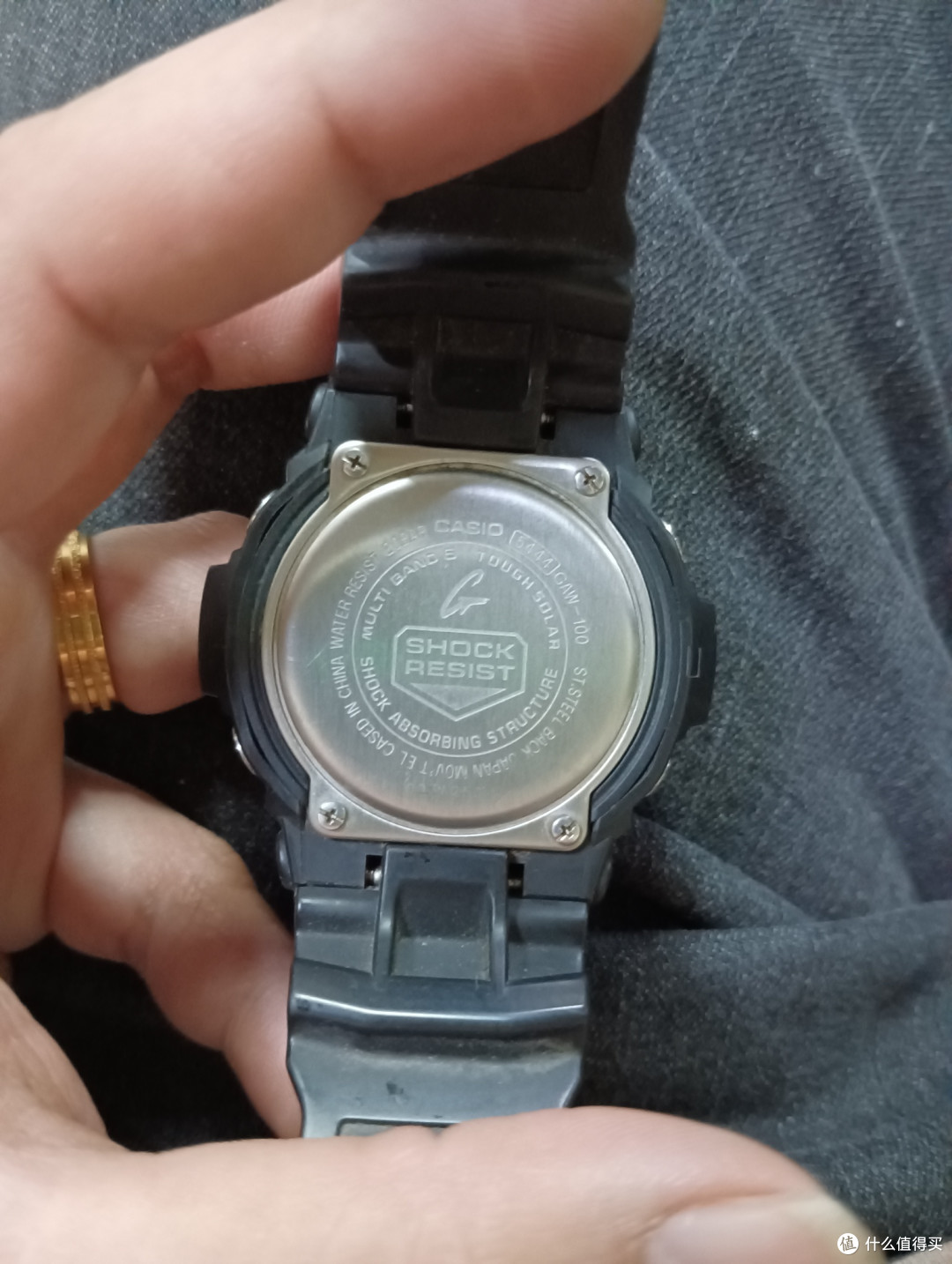 第一年出来工作时，奖励给自己的卡西欧运动手表