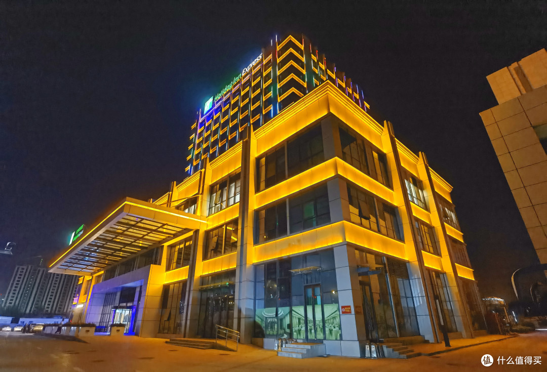 兰州机场中转首选:未来可期的兰州新区智选假日酒店