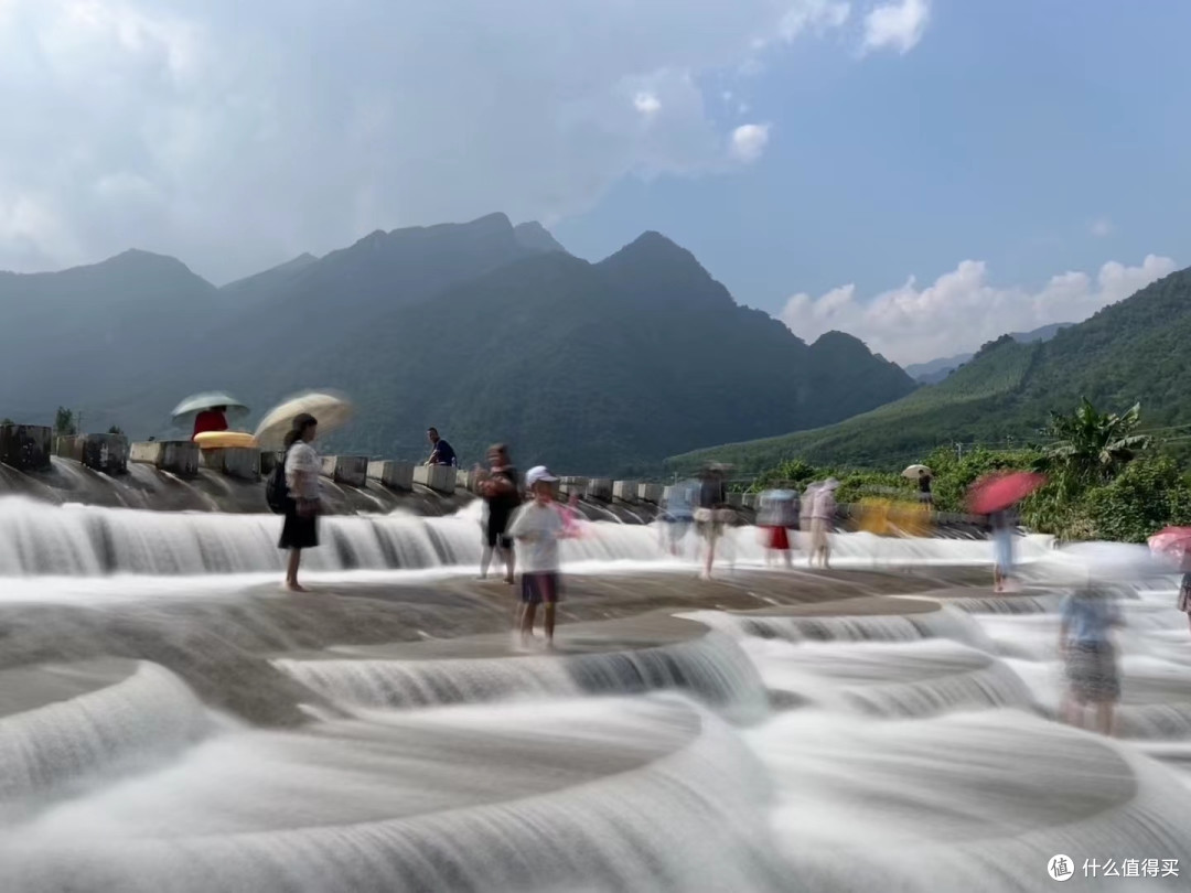 只要稍微打上“网红点”真是好不好玩都人山人海