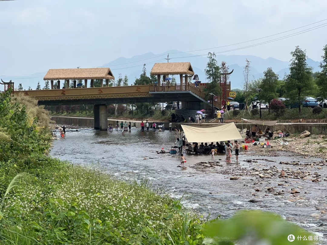 只要稍微打上“网红点”真是好不好玩都人山人海