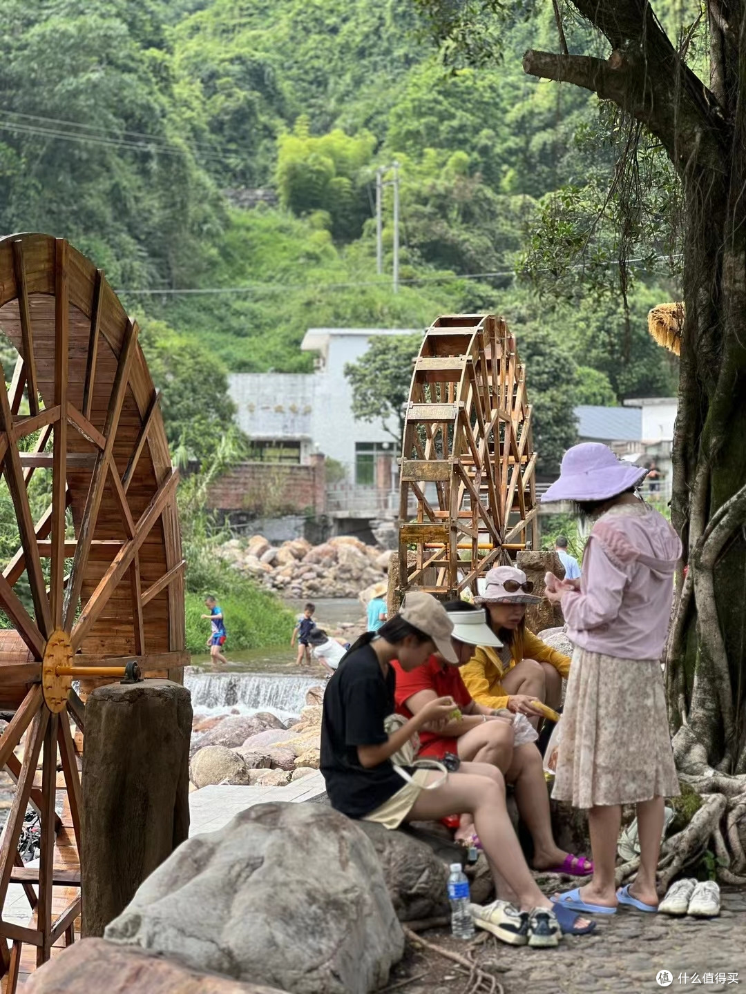 只要稍微打上“网红点”真是好不好玩都人山人海