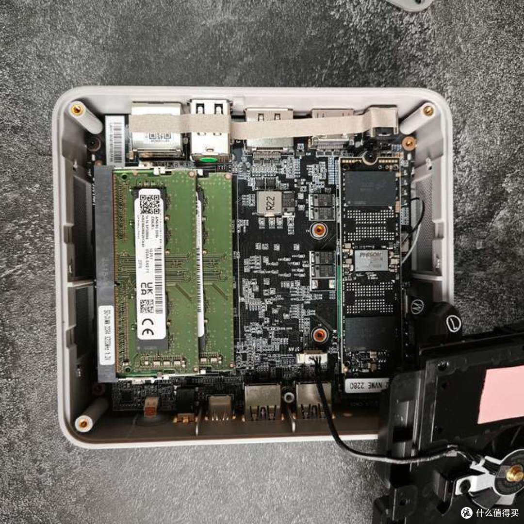 开箱实测 零刻 SER5 MAX R7 5800H 迷你主机