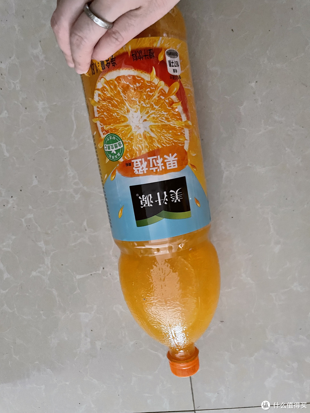 果粒橙，让你的味蕾尽情享受!" ——美汁源果粒橙，口感醇厚，让你的味蕾尽情享受！