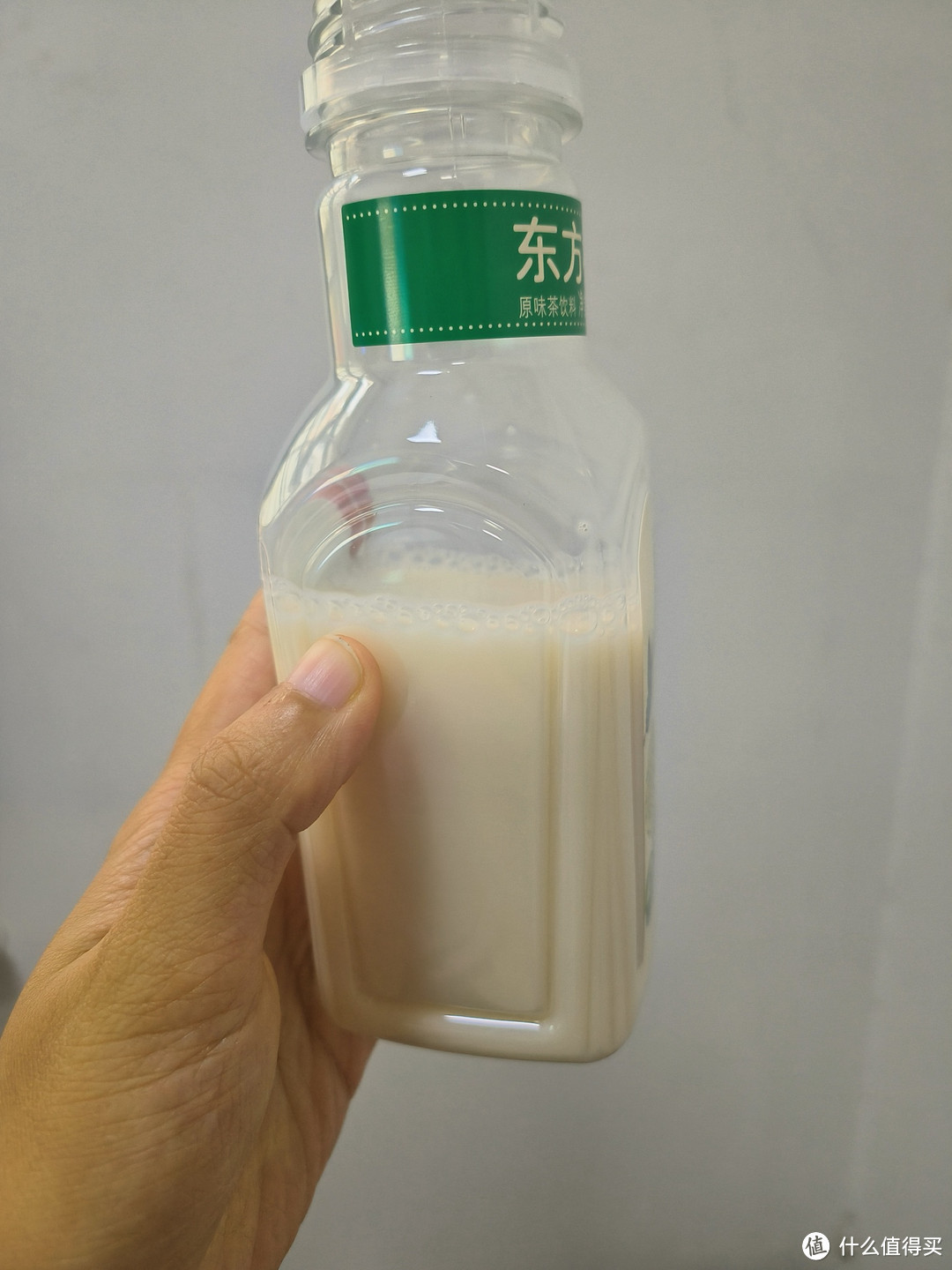 东方树叶茉莉花茶+牛奶,旅行路上的饮品搭档。