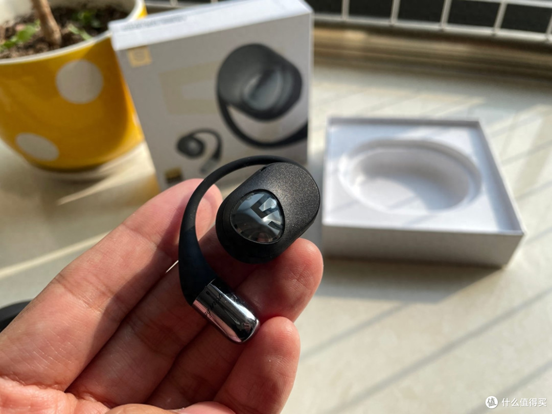 体验泥炭SoundPEATS GoFree2开放式运动耳机,造型给力,质感很棒
