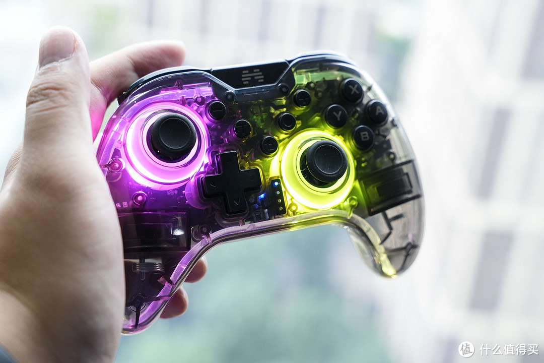 "光污染"爱好者狂喜:北通瞬影鹿pro无线手柄体验