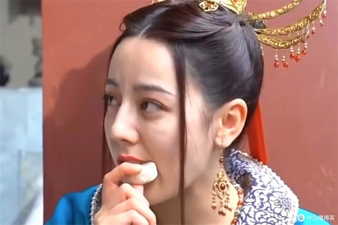 迪丽热巴不离手的小零食,为啥总遭别人嫌弃?一般人还真吃不惯