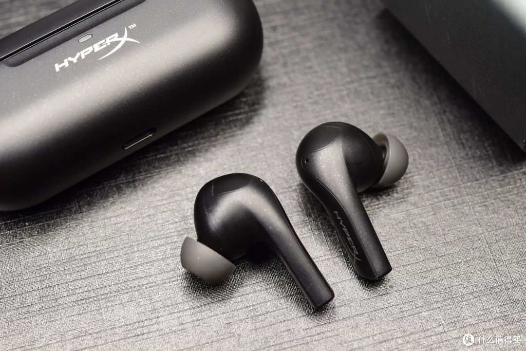 5.2蓝牙+2.4G无线+HiFi级音质，HyperX天际真无线上手