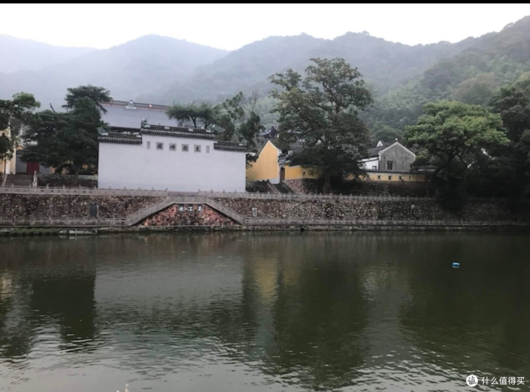 宁波不是热门旅游城市，但旅游资源多，就是酒香巷子深。宁波旅游之寺庙。