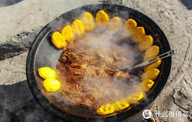 铁锅炖贴饼子是死面还是发面?