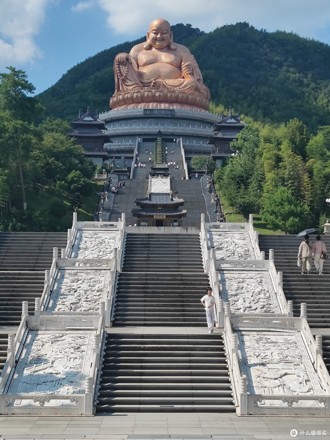 从雪窦山下来再爬雪窦寺，小孩也爬不动了