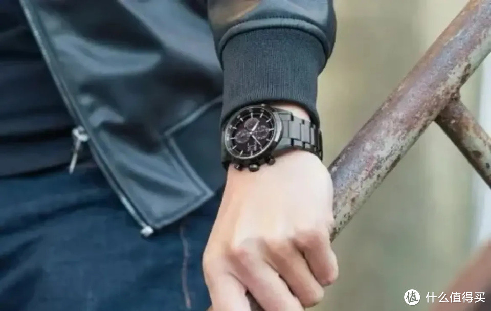 上班族应该买智能手表，还是机械手表？