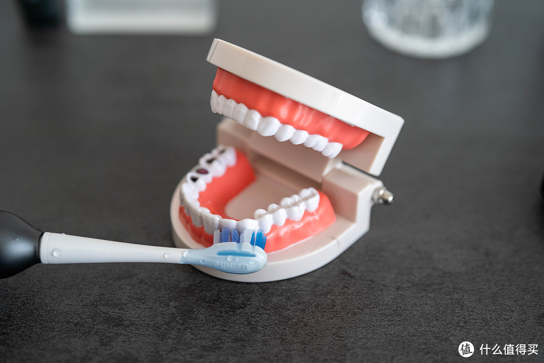 掌上口腔健康管家，一款“懂”我的电动牙刷：usmile 笑容加F10 PRO数字牙刷让笑容常在！