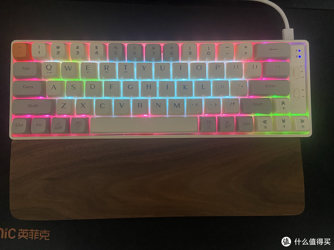 狼途GK65机械键盘，三模连接，RGB灯光，89元入手，性价比绝杀。